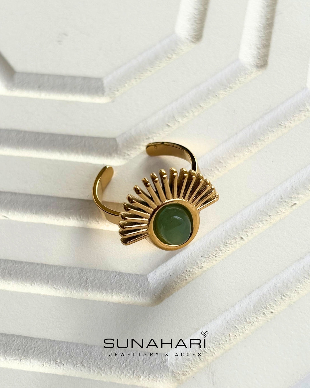Fleur de Lune Emerald Ring