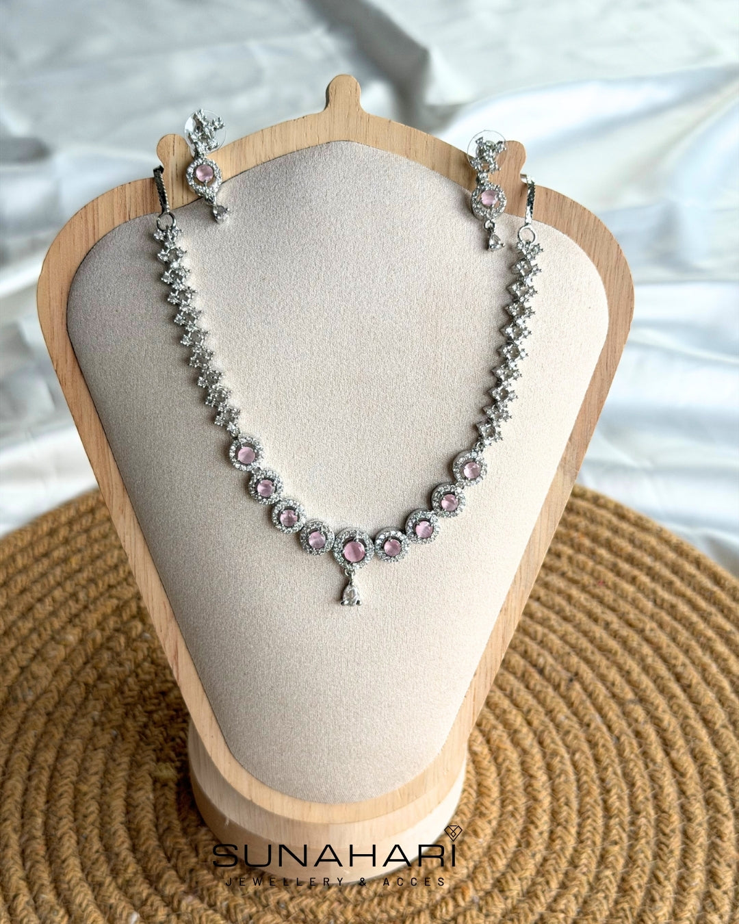 Round Solitaire Set - Pink