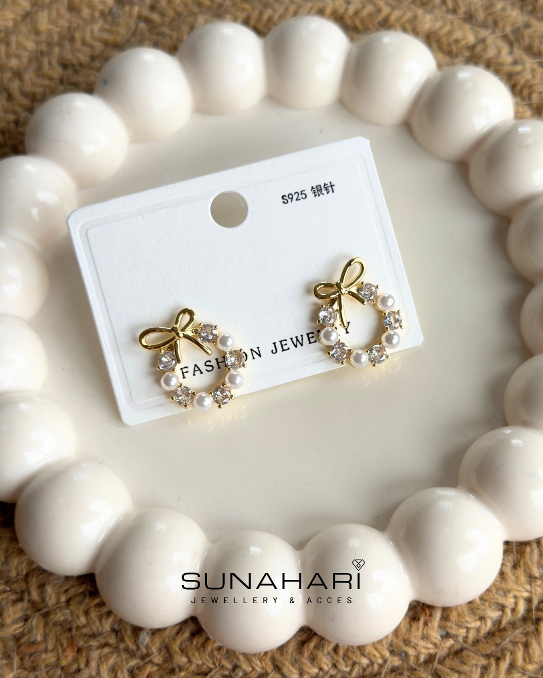 Flirt Alert Pearly Bow Earrings
