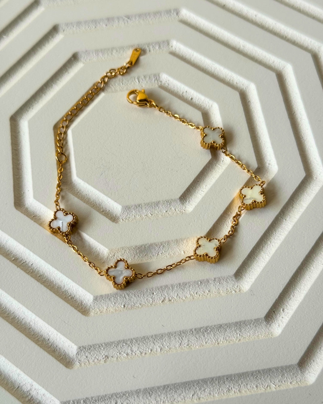 White Clover Charms Bracelet – Anti-Tarnish