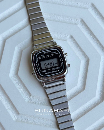 Vintage D124 Silver (Digital Watch)