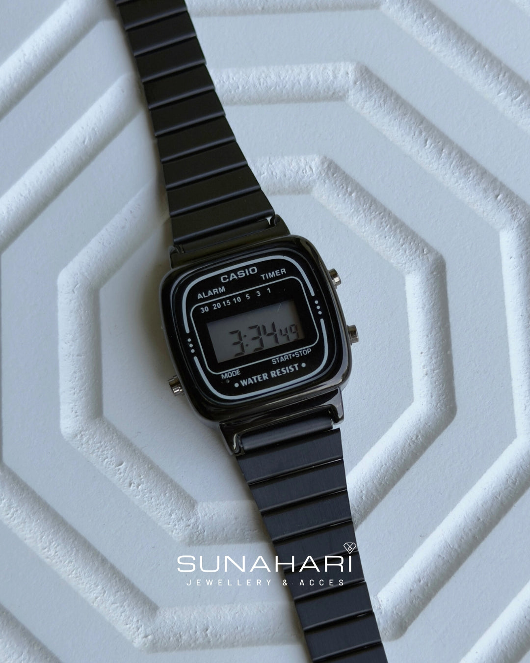 Vintage D124 Black (Digital Watch)