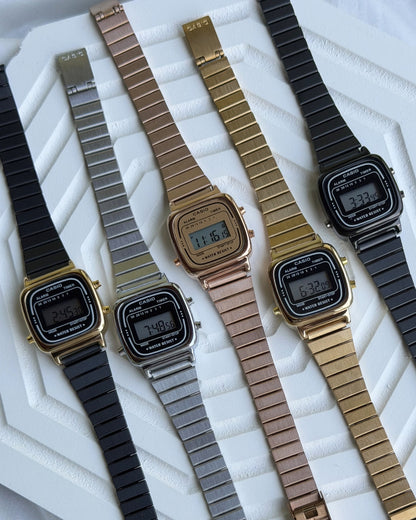 Vintage D124 Black (Digital Watch)