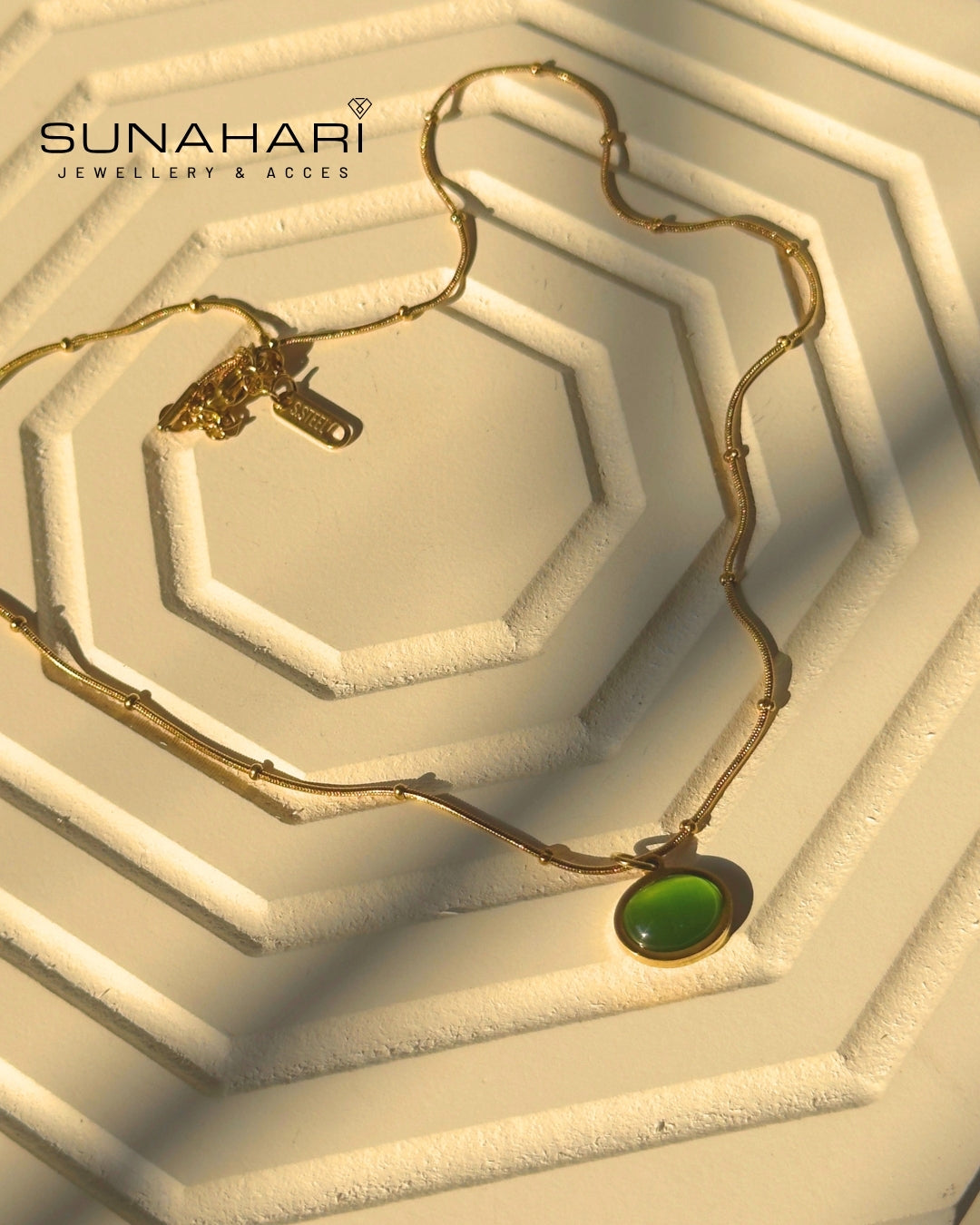 Emerald Luxe Statement Necklace