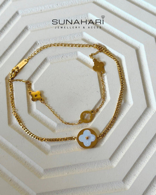 Clover Kiss Gold Bracelet