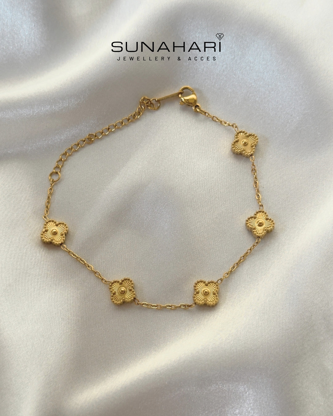 Clover Charm Bracelet – Anti-Tarnish