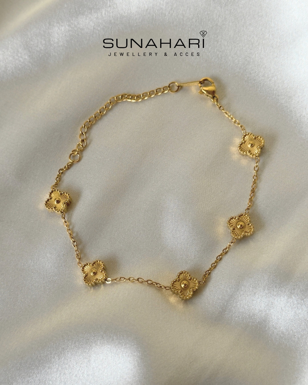 Clover Charm Bracelet – Anti-Tarnish