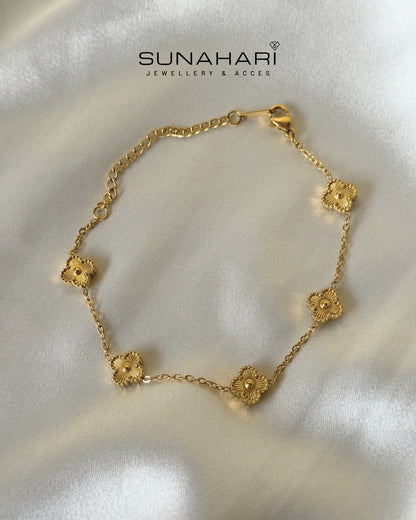 Clover Charm Bracelet – Anti-Tarnish