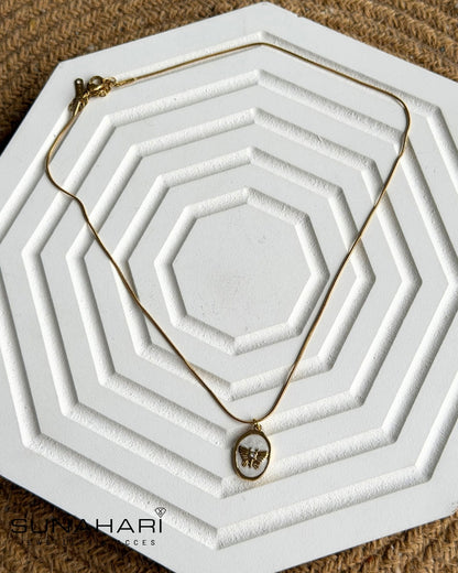 Fluttery Enchant Necklace