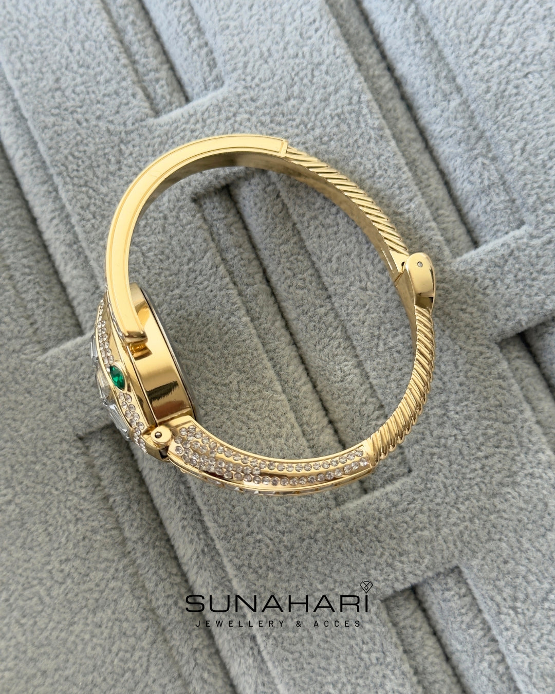 Serpenti Bracelet Watch – Diamond White