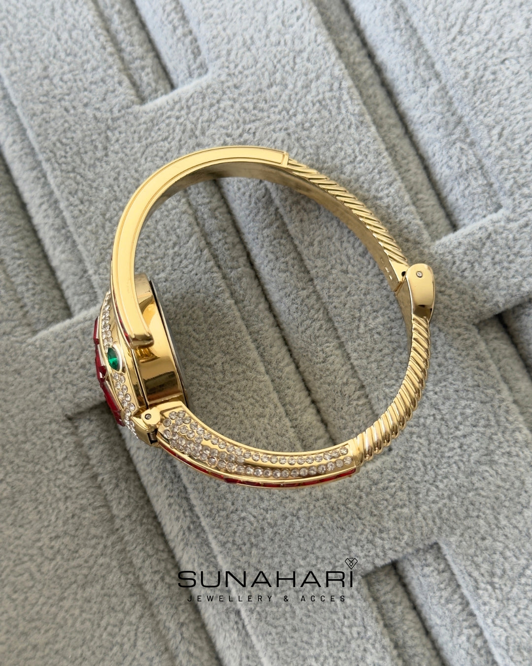 Serpenti Bracelet Watch – Ruby Red