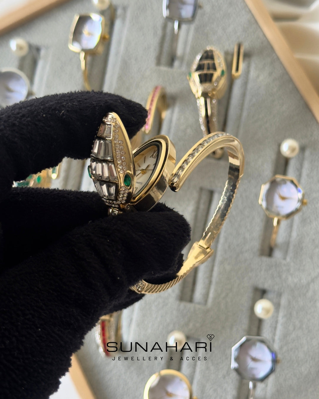 Serpenti Bracelet Watch – Diamond White