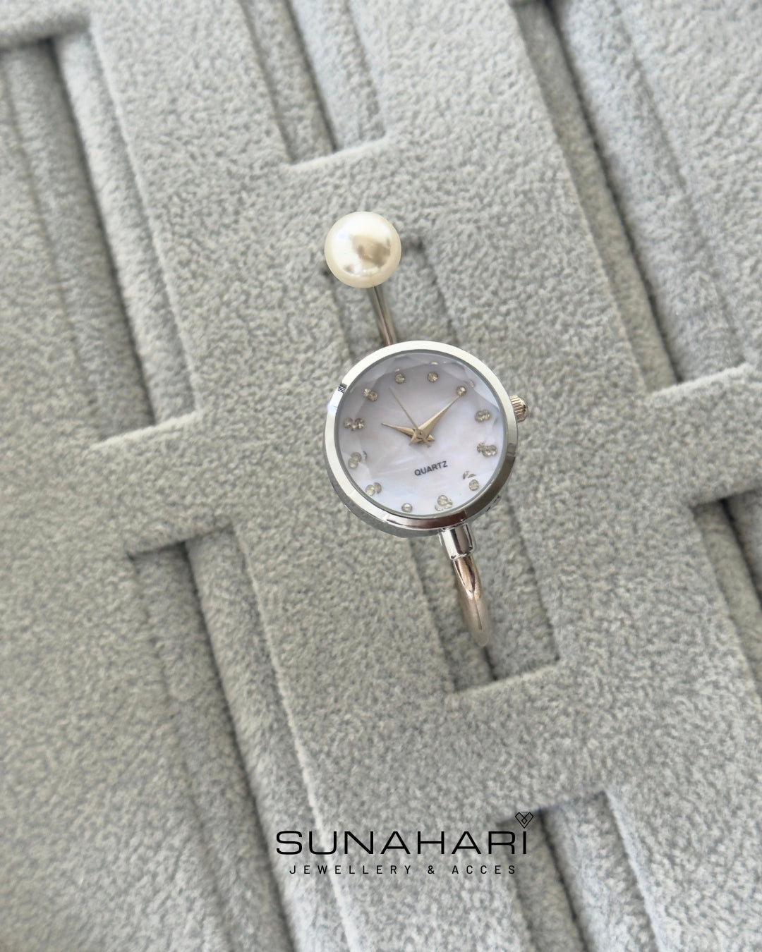 Pearl Round Watch