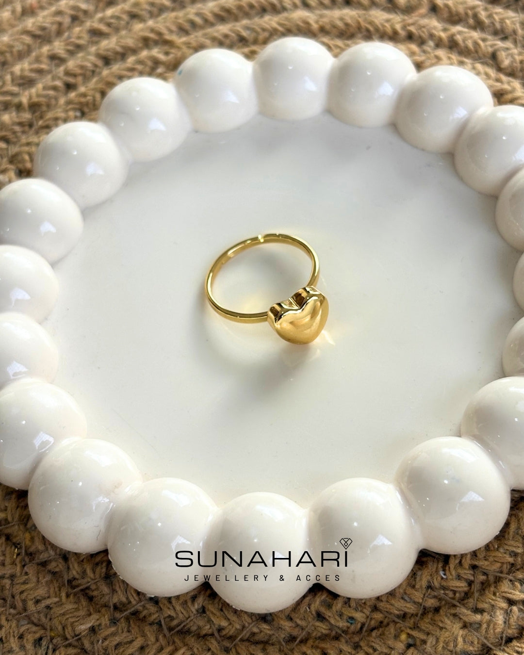 Hot-hearted Gold Ring