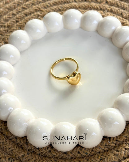 Hot-hearted Gold Ring
