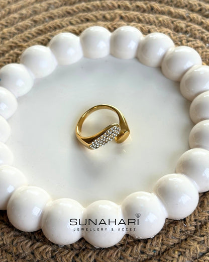 Moonbeam Curve Ring