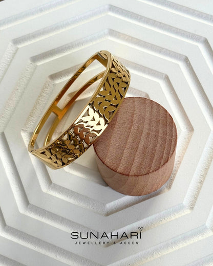 Gold Girl Era Bracelet