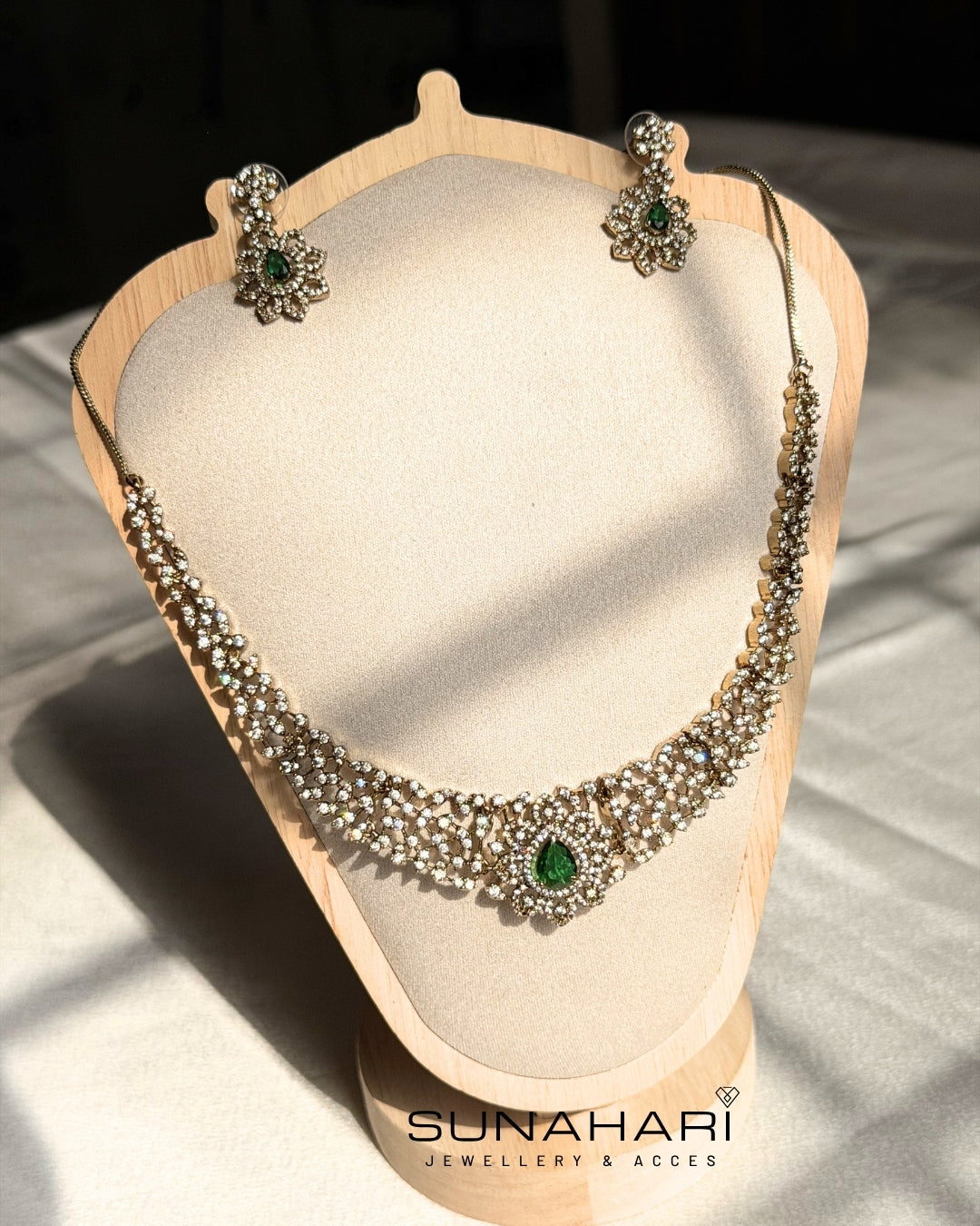 Emerald Petal Set