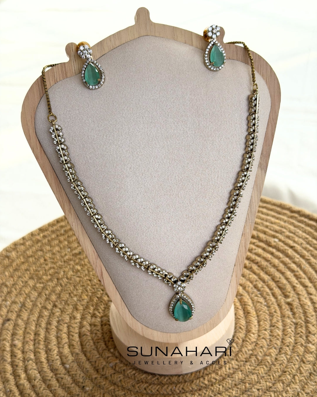 Crystal Emerald Set