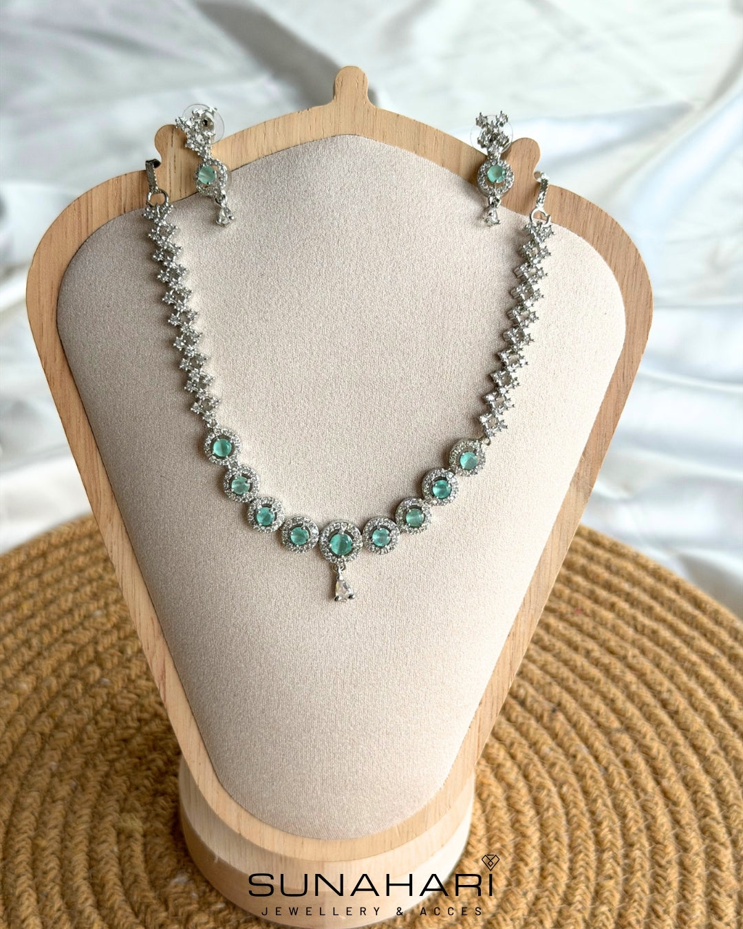 Round Solitaire Set - Aqua
