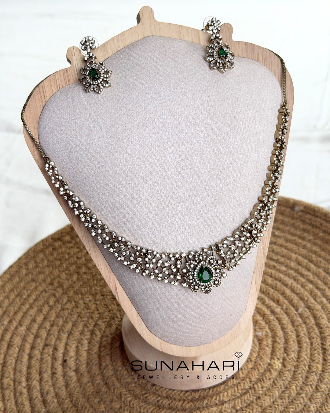 Emerald Petal Set