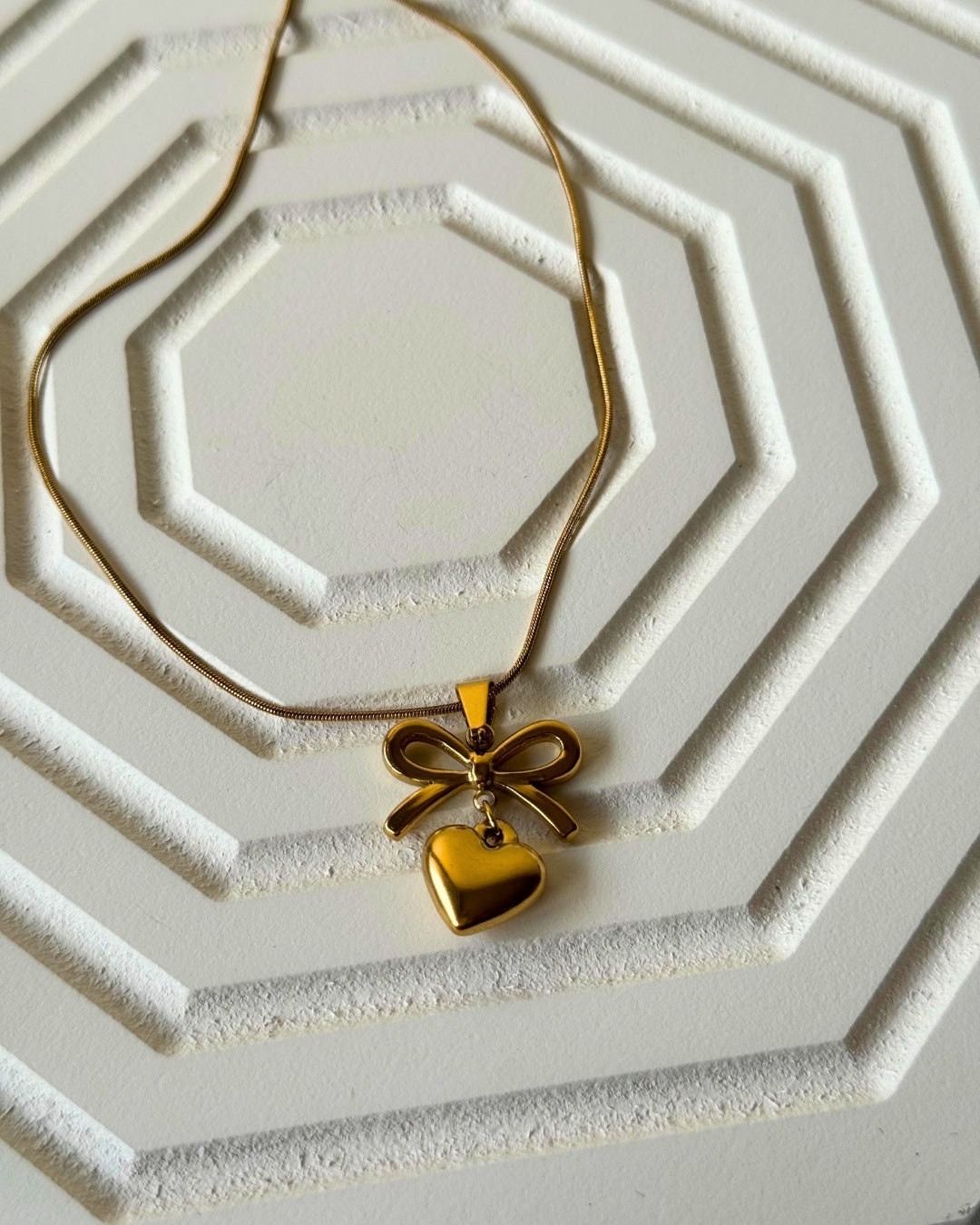 Bow Heart Necklace - Anti-Tarnish