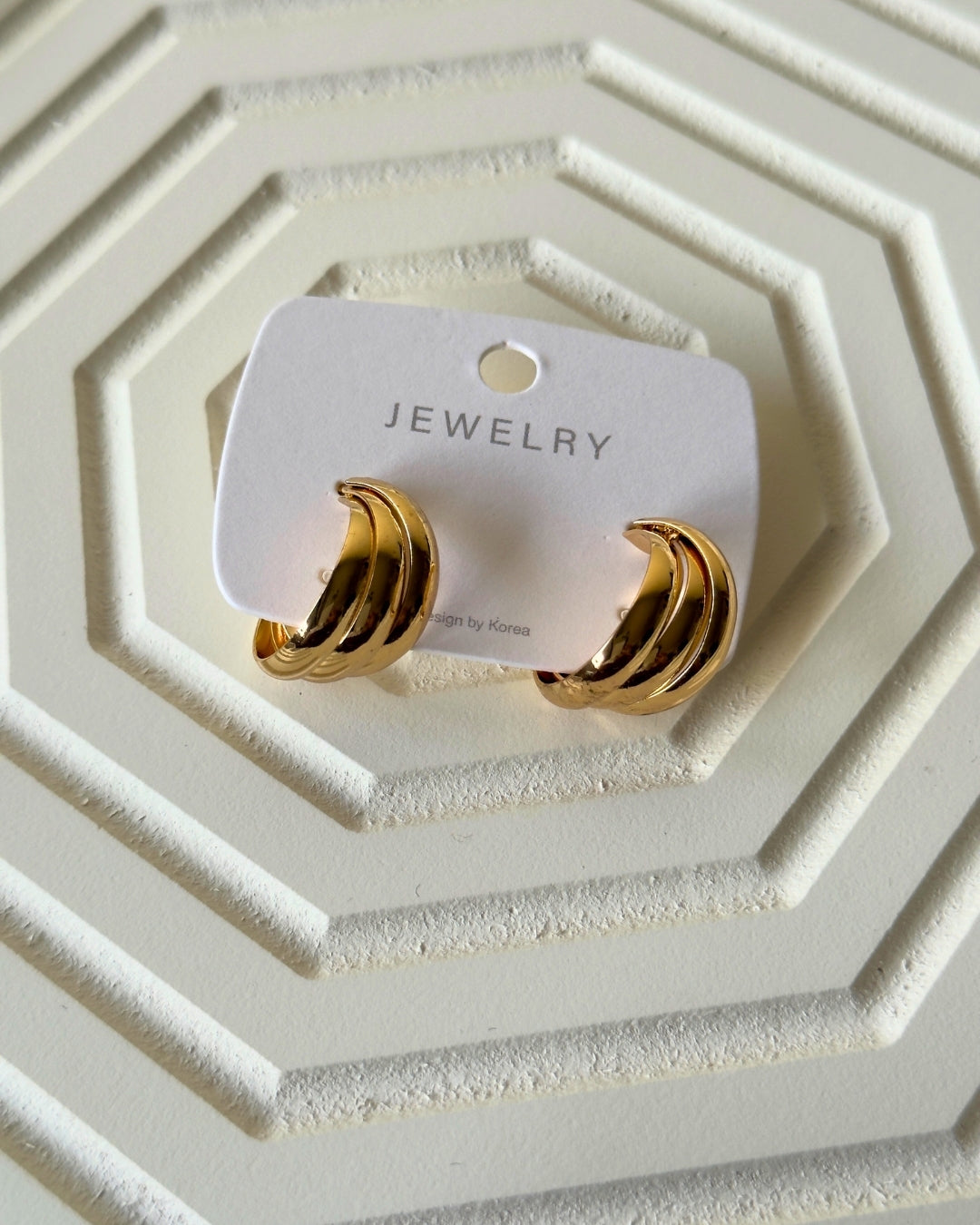 Effortlessness Golden Hoop Earrings